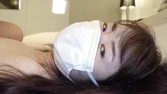 肉嘟嘟小美女赤裸裸坐在鸡巴上摩擦套弄哦哦呻吟，奶子坚挺跳跃啪啪下体不停互相撞击很爽喷射啊