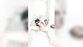 腰细美臀极品尤物！情趣内裤黑丝美腿！69姿势舔屌，主动骑乘猛坐，双腿肩上扛爆操
