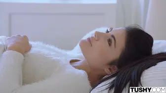 【欧美】这么甜美的小姐姐还这么有情趣，大鸡巴把她全身的洞穴都搞了个遍，连菊花都完全深入撑的爆爆，大声浪吟爽-巨屌肛交