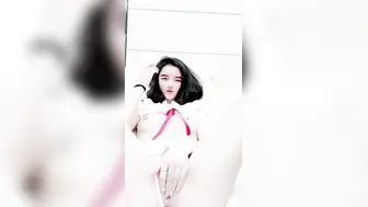 顶级甜美清纯萌妹【下篇】下海大尺度诱惑，白皙美乳极品美穴，拨开丁字裤振动棒抽插，翘起屁股扭动道具爆菊花