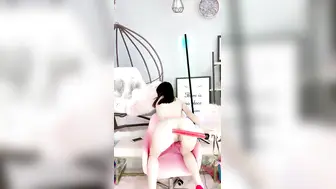 舞蹈系美女下海黄播【上篇】透视小肚兜跳雨伞舞，水蛇腰细长美腿，倒立一字马，红色高跟鞋，搔首弄姿诱惑