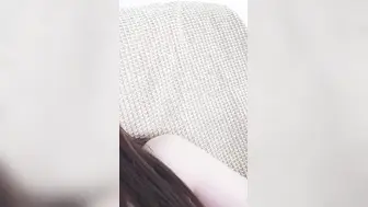 艺术学校会一字马小姐姐，可惜不漏脸，身材超棒极品美腿，美腿粉穴更是诱人，一字马劈个叉，掰开小穴特写嫩的出水