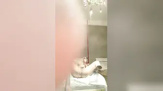 第一美乳超白嫩奶子【啪啪篇】乳晕多是粉的和小男友激情收费房，口活很棒特写深喉，灰丝大屁股爆操小穴，逼逼也是非常粉嫩