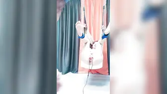人妻的诱惑【上篇】全程露脸先自慰再玩SM，逼毛整的好有型，吊起来电击逼逼和奶子爽的直颤抖，风油精刺激高潮