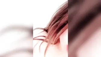 【美女落九川】超高颜值学生妹【大学宿舍-下篇】活力美少女，说话嗲嗲很会玩诱惑，掏出美乳揉捏，翘起美腿拨开内裤，手指扣穴水声