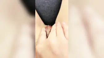 强力推荐顶级女神下海大秀看的硬邦邦【下篇】完美身材腰细屁股大，给大家表演个吃香蕉，掰穴特写跪在沙发翘屁股