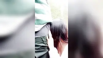小骚妇大冬天户外勾搭大哥激情啪啪，漏出骚奶子揉捏掏出大哥鸡巴就开始舔真骚，让大哥后入爆草浪叫呻吟不断