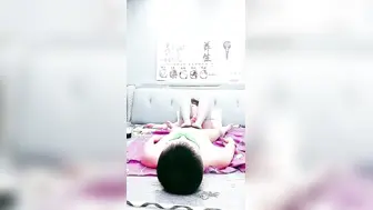 巨奶女技师【下篇】露脸跟小哥激情啪啪，口交舔逼道具玩弄，大奶子玩乳交真刺激，让小哥各种体位爆草抽插大奶子乱晃