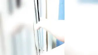 【喵喵是个猫】极品颜值酒窝美女，戴眼镜扎起头发，简直完美脱下内裤露肥臀，揉捏白皙奶子，掰穴特写洞洞很小紧致