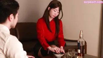 亚洲臀后艾莉ssrpeach露脸第四部!第一部台语露脸片红底高跟女上司短裙黑丝诱惑，舔逼口交骑乘激战，极致调教!