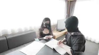 老师2024偷窥篇 学生撞见自己的家教老师和其他学生偷情