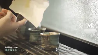 麻豆传媒映画，MD-0072 罗瑾萱 性福端午 骚货老婆扮演白娘子露出饥渴本性