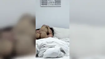 勇闯柬埔寨-4 找一个可以陪着摇勒摇勒的女孩 每种姿势都搞一轮 继续让她狂吹 吹到筋疲力竭 part 1
