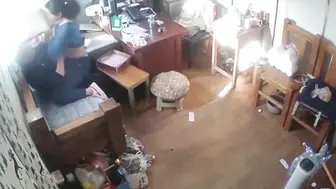 嫂子在办公室勾引弟弟 被后入内射