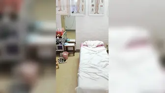 大家喜欢这种熟女吗？逼虽老服务却到位，所有服务来一遍口交内射通通来
