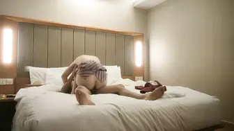 黑衣少妇啪啪，口交舔弄上位骑坐