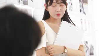 PFES-129 [中文字幕]被丝袜癖买下，分配到丝袜开发部，因为太喜欢而勃起无法集中，教育系的学姐用丝袜美腿帮我射出来， 古乃帆乃