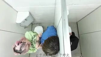 HMN-858 [中文字幕]现身！逆痴汉辣妹 紧紧抓揉弱气男人的鸡巴，诱惑无套插入的痴女出没的痴汉电车 春阳萌花