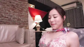 DASS-926 [中文字幕]毁灭男人的美腿天堂 甘美到极致的足控甜心屋 带着蒸腾连裤袜芬芳 白峰美羽