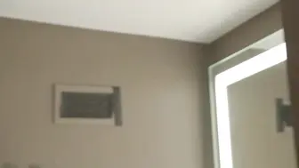 性感短发伴游操她的客户并给了一个很棒的乳交