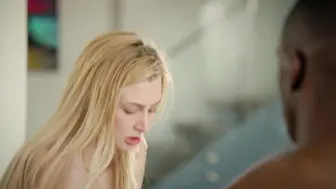 害羞的金发女友与黑人的第一次三人行
