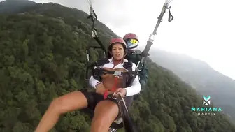 Mariana Martix在跳伞时潮吹