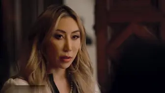 更深。顺从的妮可·多西（Nicole Doshi）满足了两位主人