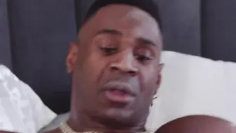 身材曲线优美的意大利色情明星与两根大黑鸡巴性交