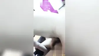 一个人的寂寞两个人的错四个人的狂欢沙发通宵做 绿帽男携高颜淫妻带你欣赏沙发黑丝激情！