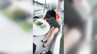 极品网红 #美杜莎 天鹅湖露出事件门 网友认出男主是奇虎公司高管